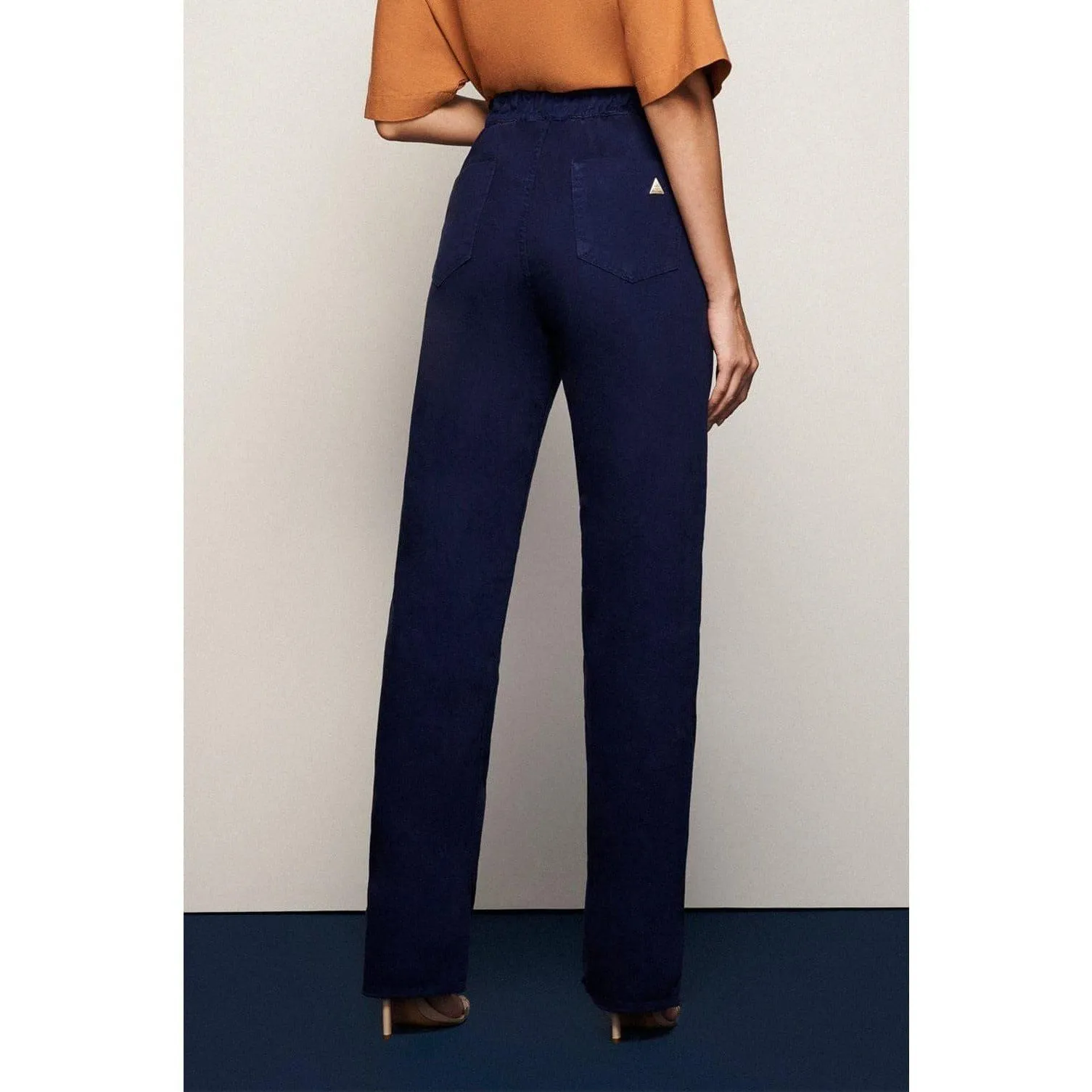 Calça Seca de Sarja com Fenda Lateral