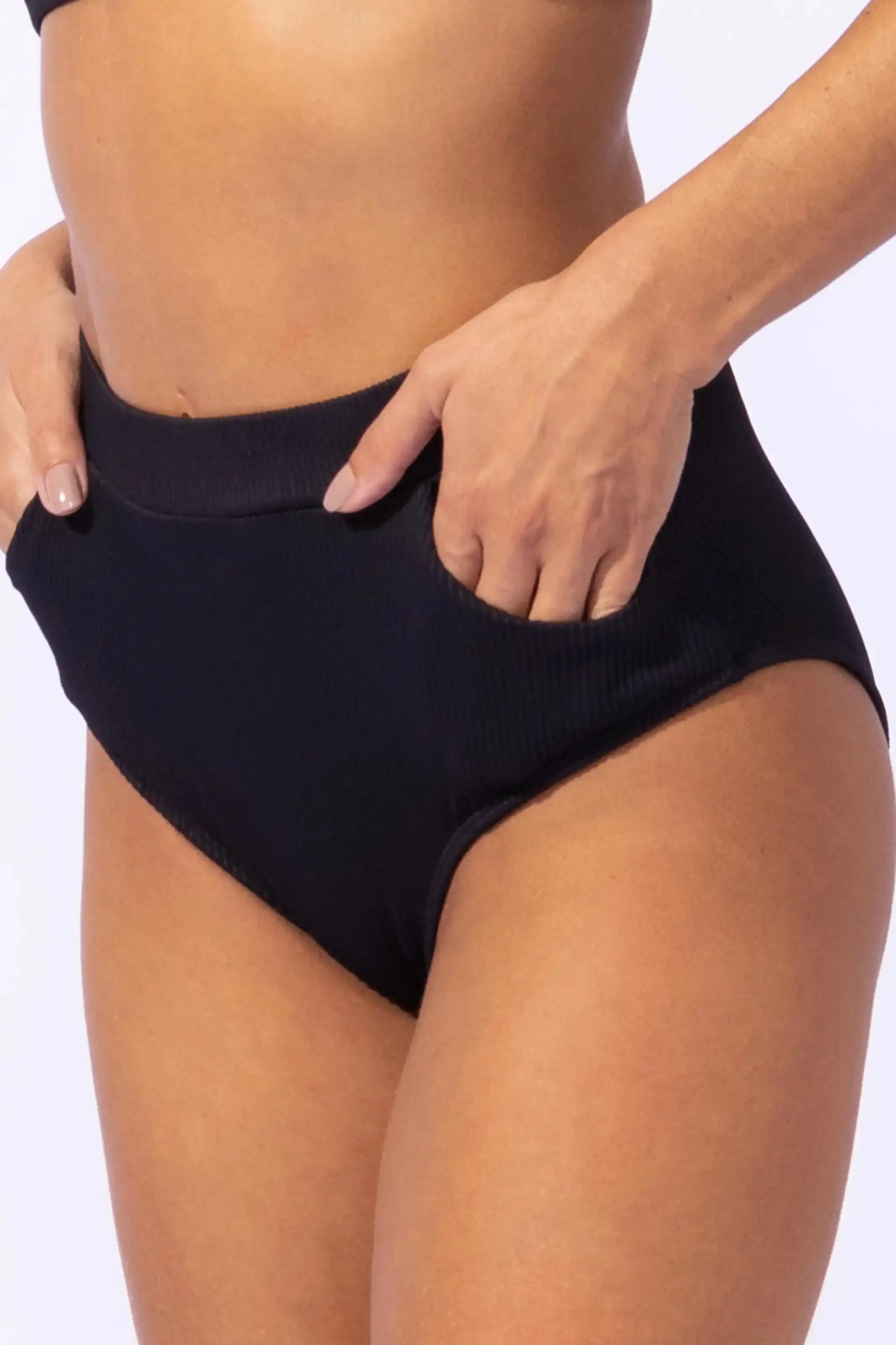 Calcinha Hot Pants com Bolso Textura Preta