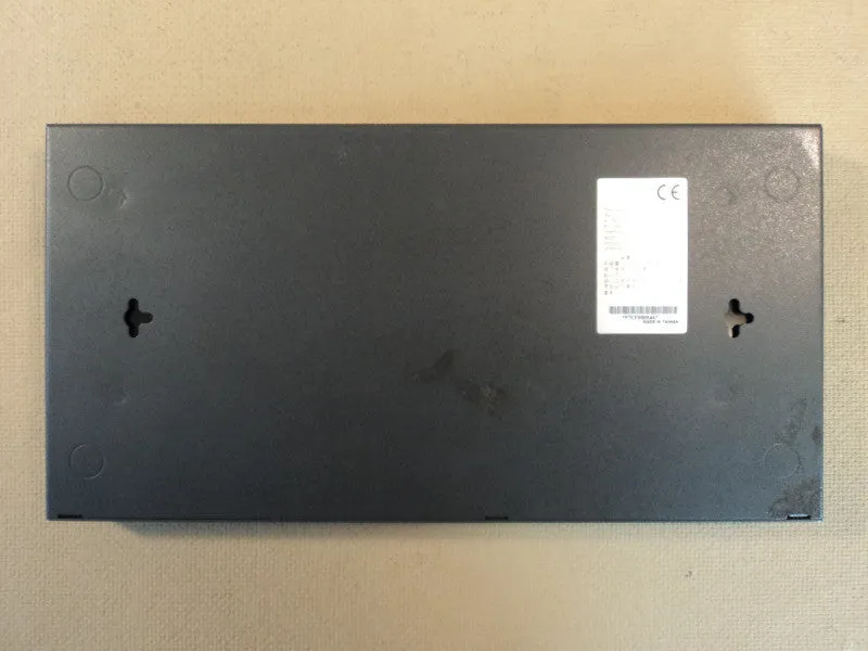 Hawking Technology 16 Port Dual Speed Network Hub 10 100 10/100 Mbps PN616DH -- New