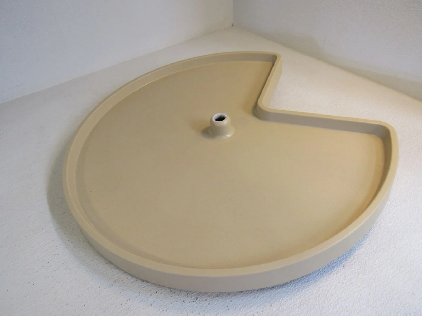Rev A Shelf 28-in Kitchen Cabinet Kidney Lazy Susan Rotating Shelf 3471-28-15-52 -- New