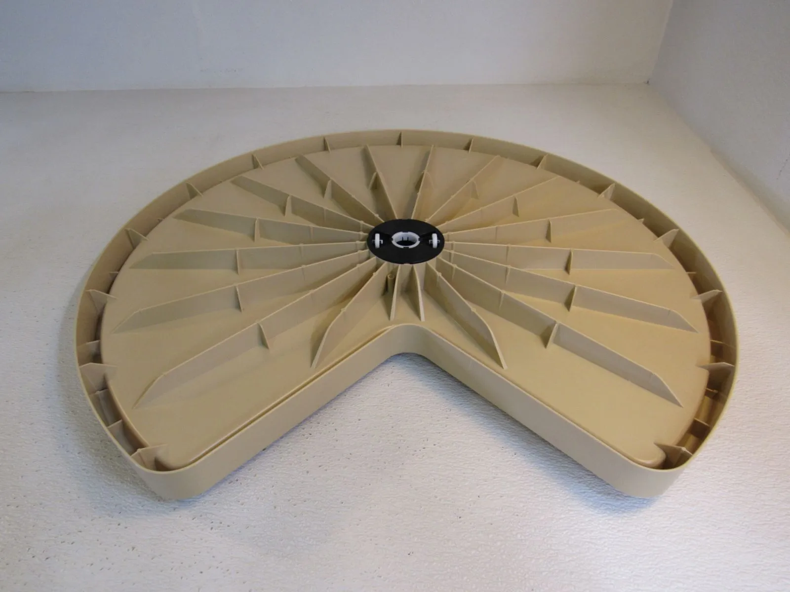 Rev A Shelf 28-in Kitchen Cabinet Kidney Lazy Susan Rotating Shelf 3471-28-15-52 -- New